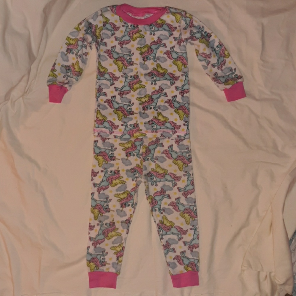 Girls 2T thermal unicorn print top & bottom